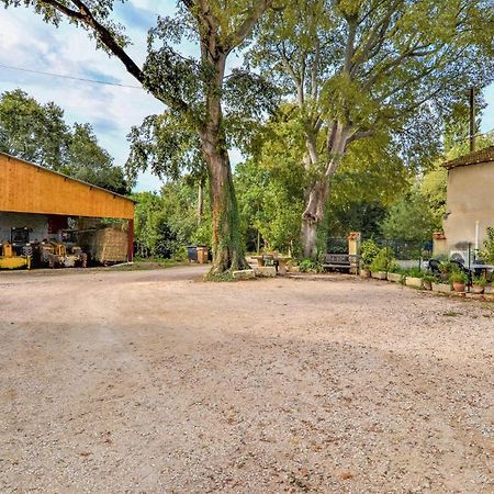 Lovely Home In Arles With Kitchen Extérieur photo