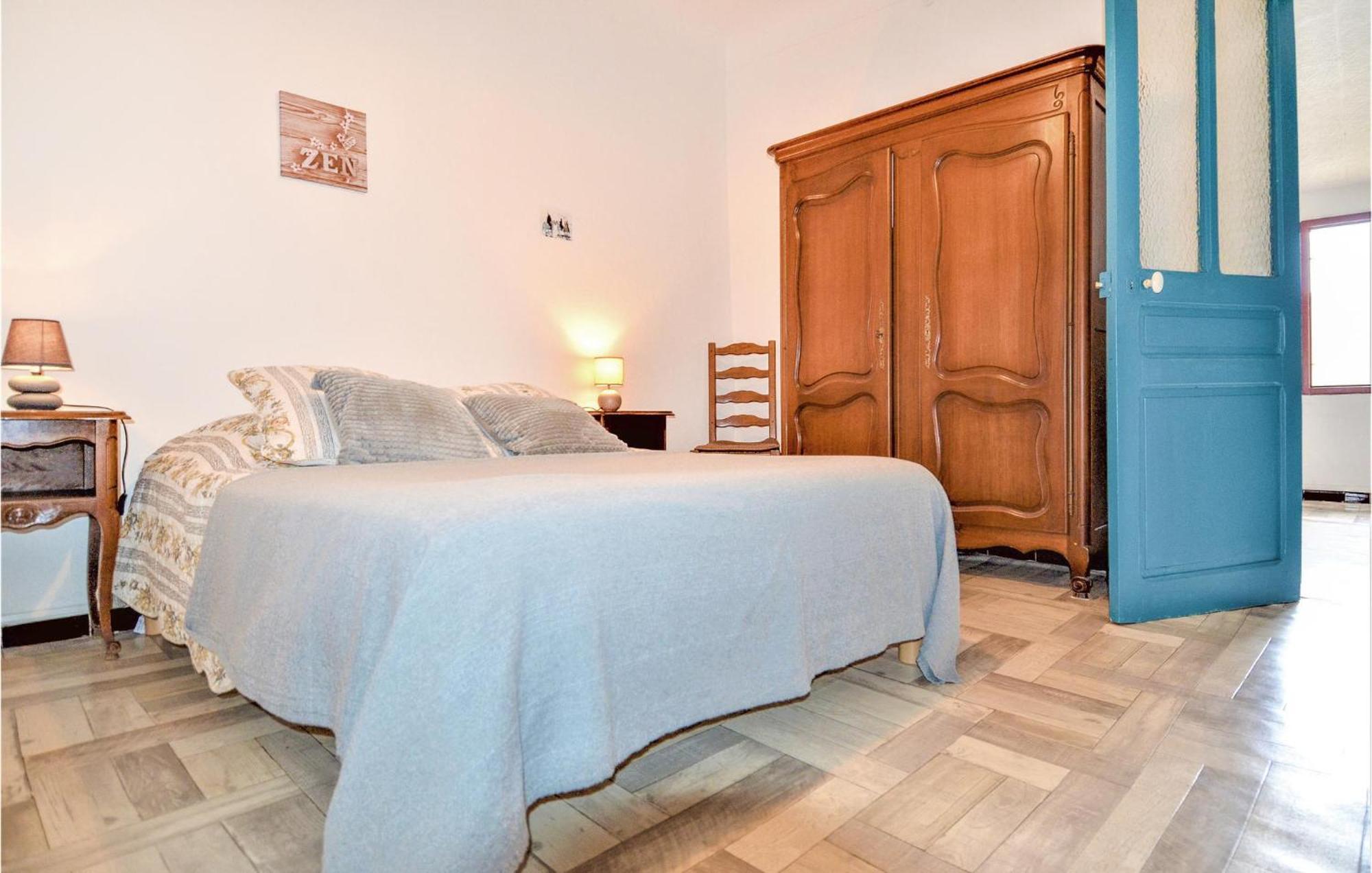 Lovely Home In Arles With Kitchen Extérieur photo