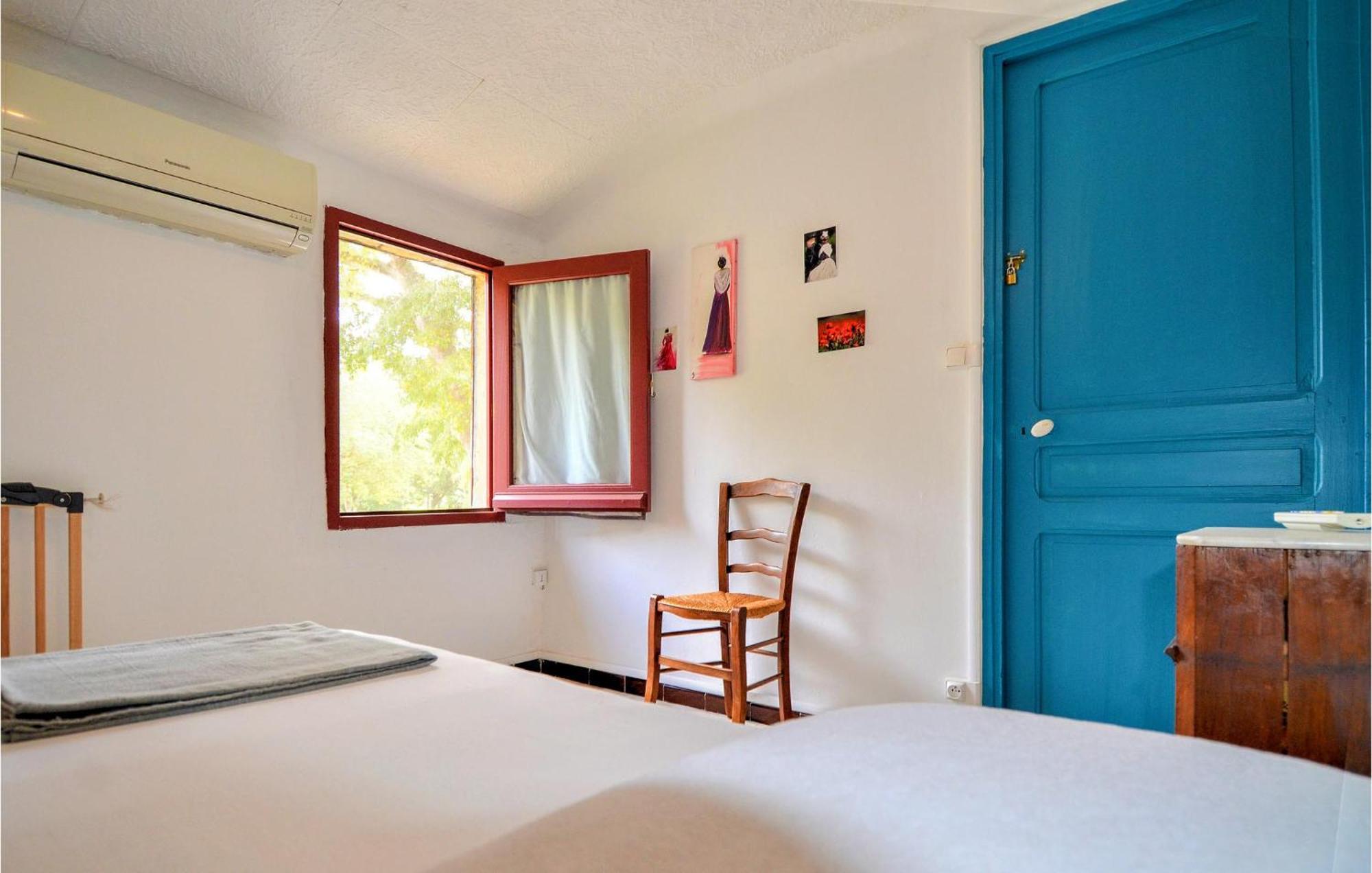Lovely Home In Arles With Kitchen Extérieur photo