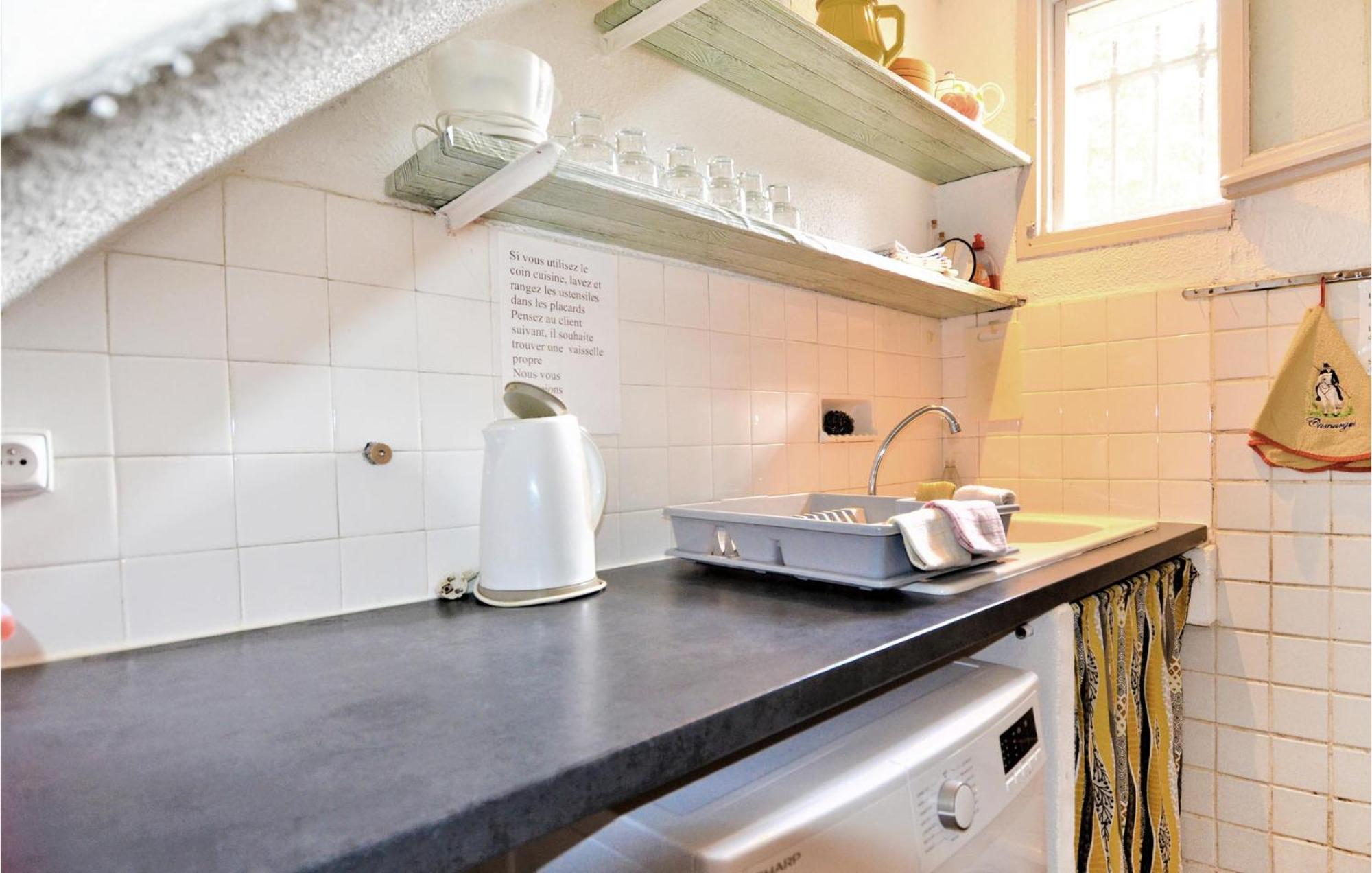 Lovely Home In Arles With Kitchen Extérieur photo